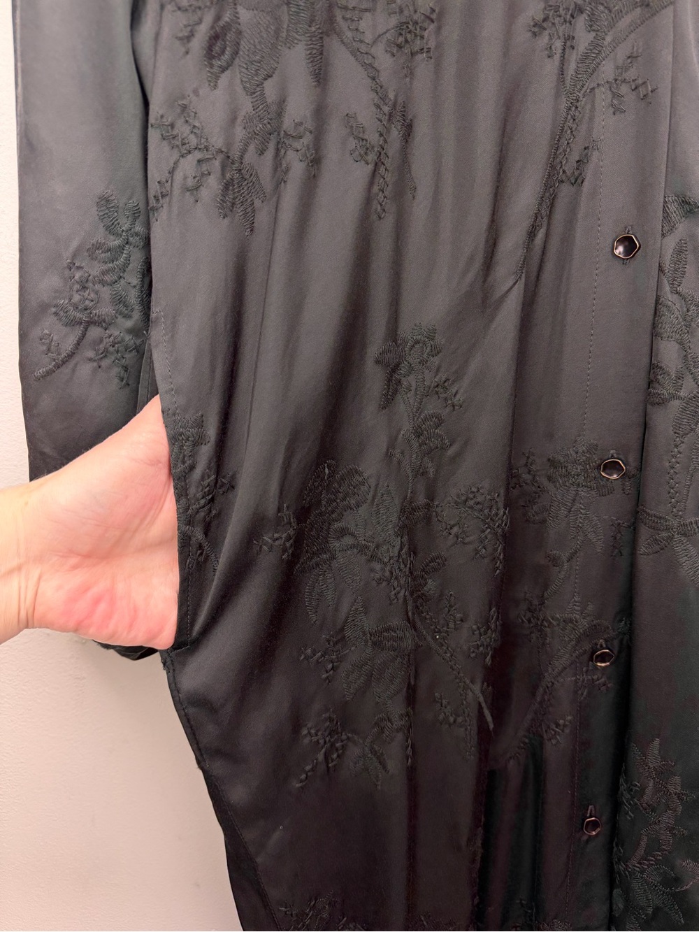 Zara size Medium-Large Women’s Dark Green Satin Floral Embroidered V-neck Dress - Picture 5 of 11